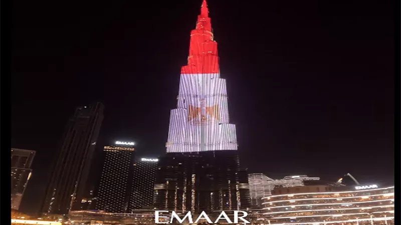برج خليفة يضيء بعلم مصر .. فيديو