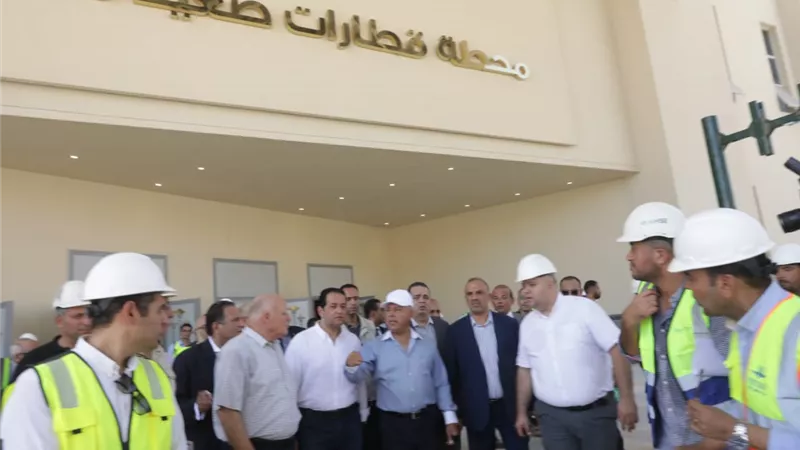 وزير النقل ووفد برلماني يتفقدون محطة سكك حديد صعيد مصر بالجيزة