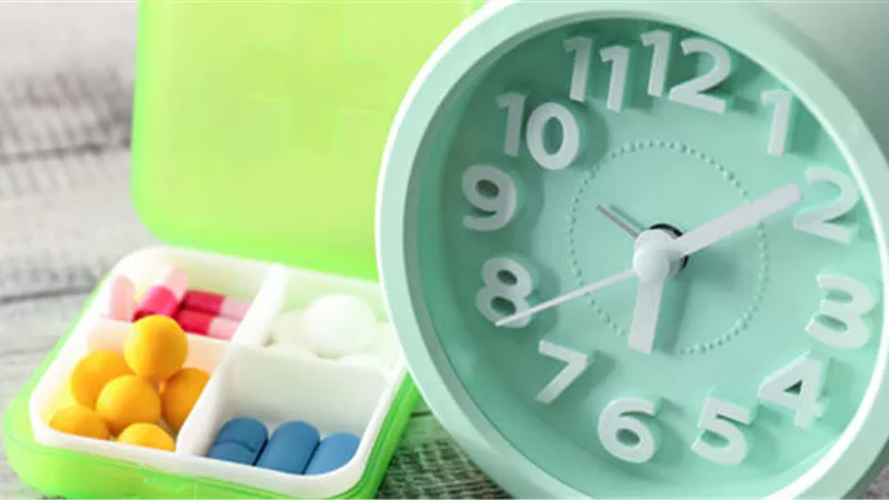 ما هو التوقيت المناسب لتناول الفيتامينات على مدار اليوم؟