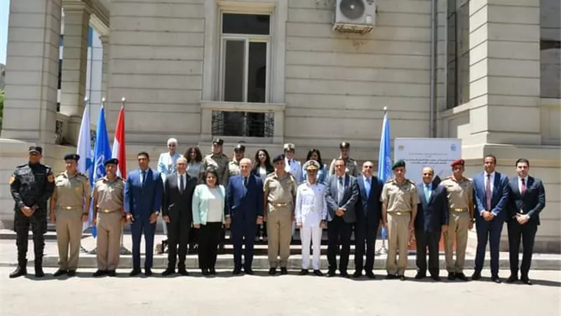 القوات المسلحة تشارك فى ندوة مركز القاهرة الدولى لتسوية النزاعات وحفظ وبناء السلام