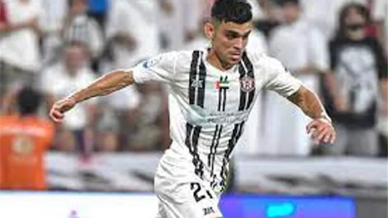 بعد خروج بيراميدز من الصورة .. الاهلى يفاضل بين بن شرقى والموسيقار .. تفاصيل