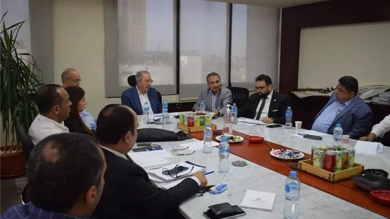 شعبة السكر والحلوى بغرفة الصناعات تبحث توفير احتياجات المصانع