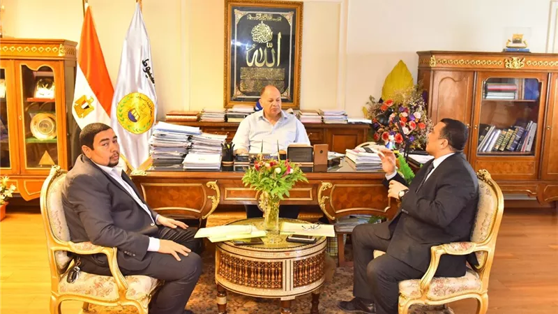 محافظ أسيوط يوجه مسئولى الكهرباء بمراعاة العدالة فى تخفيف الاحمال