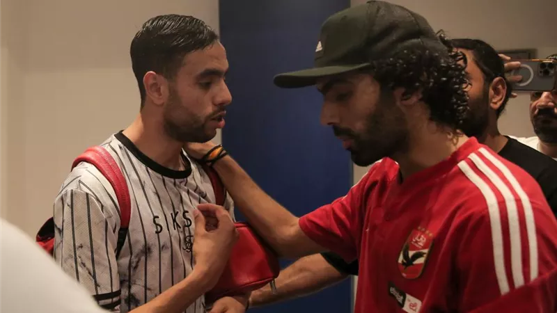 بيراميدز يرد على ادعاءات حسين الشحات بشأن أحداث مباراة الاهلى