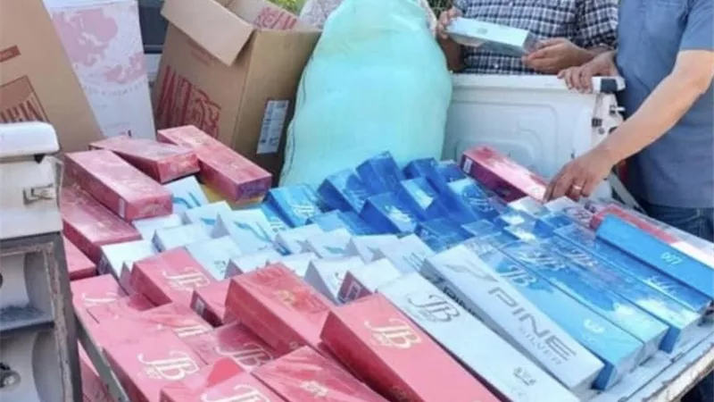 احباط تهريب ٤ طن دقيق بلدي مدعم وسجاير مجهولة المصدر بالإسماعيلية