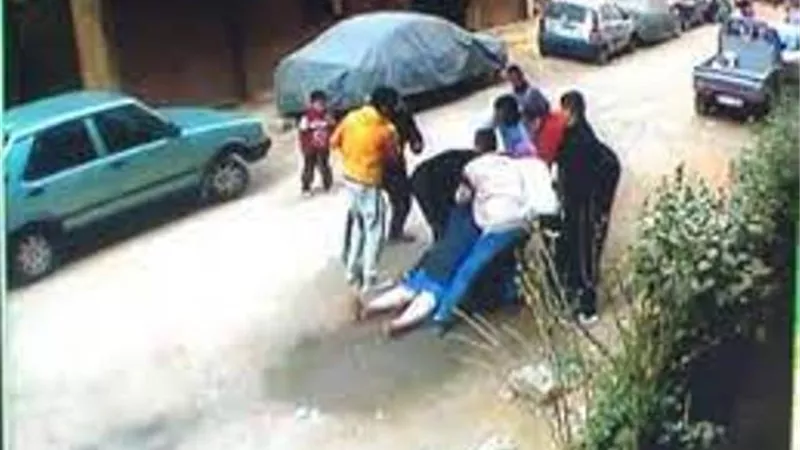 الاعتداء على سيدة بالضرب فى البحيرة.. أهل زوجها سحلوها فى الشارع
