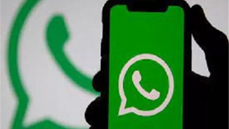 عطل مفاجئ يضرب فيسبوك وواتساب حول العالم