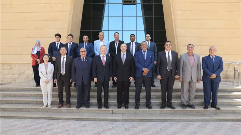 محافظ بني سويف وسفير كوريا في تخرج أول دفعة من الجامعةالتكنولوجية