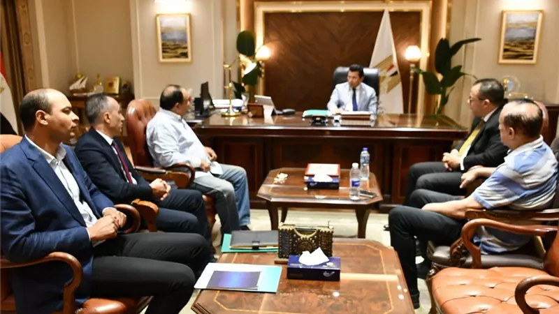 وزير الرياضة يستقبل رئيسي الاتحادين الإفريقي والمصري لـ تنس الطاو