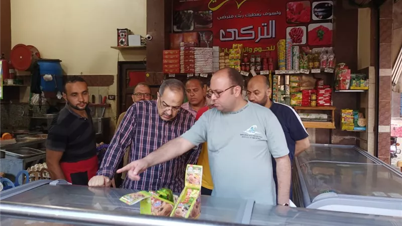 محافظ كفر الشيخ: تحرير 70 محضراً متنوعا خلال حملات على الأسواق