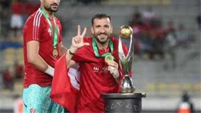 على معلول: نعم امتلك عروضا سعودية .. لكن سوف اعتزل فى الاهلى