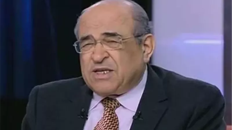 مصطفى الفقي : 