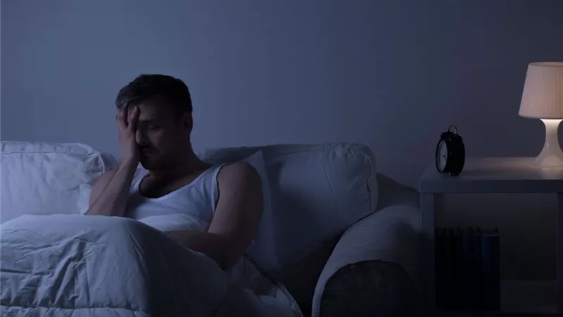 حسام موافي يكشف أسباب الشعور بالتعب خلال الليل