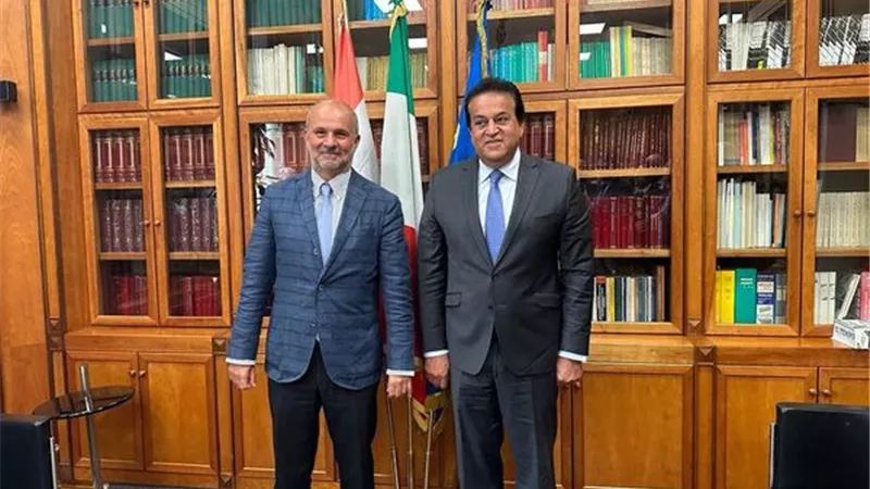 وزير الصحة يدعو نظيره الإيطالي لحضور المؤتمر العالمي للسكان