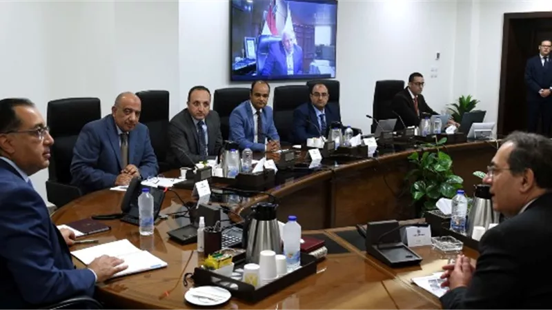 رئيس الوزراء يتابع مستجدات مشروع إنتاج حامض الفوسفوريك