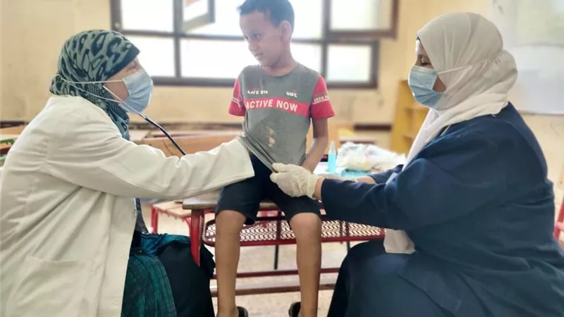 صحة المنيا تقوم بتنفيذ قافلة طبية بقرية السلطان حسن