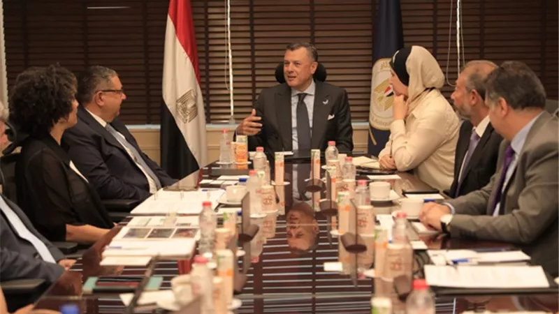 وزير السياحة يستقبل وفد من الوكالة الأمريكية للتنمية لبحث التعاون