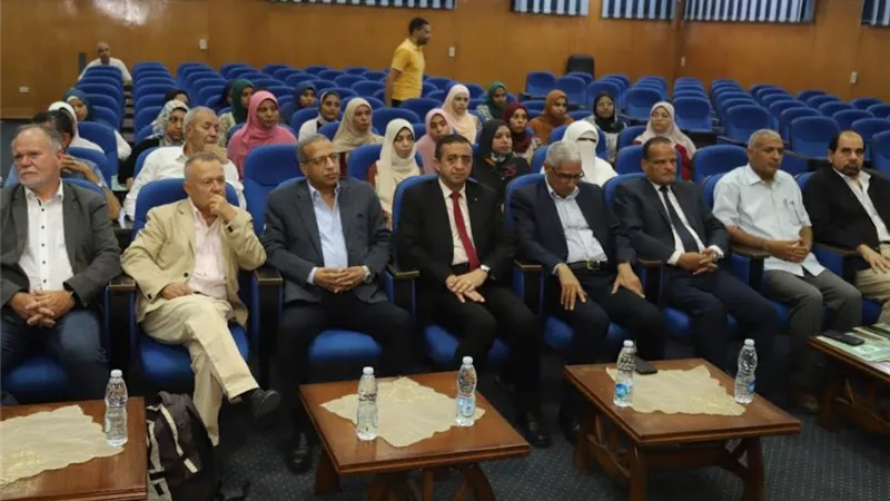 رئيس جامعة جنوب الوادي يفتتح فعاليات مؤتمرالدولي للعيادة النباتية