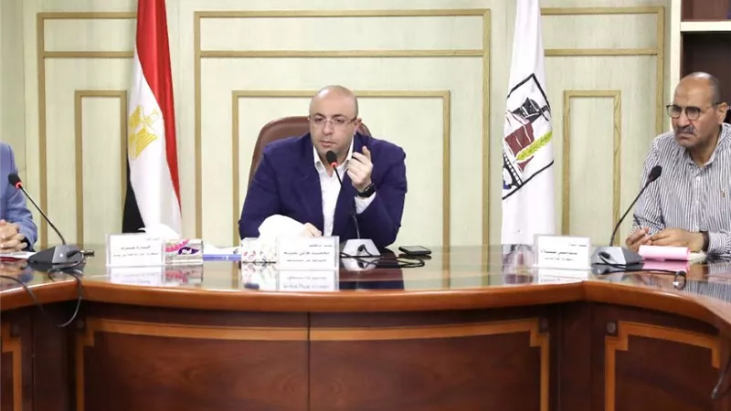 تطوير منظومة العمل بملف الإعلانات ببنى سويف