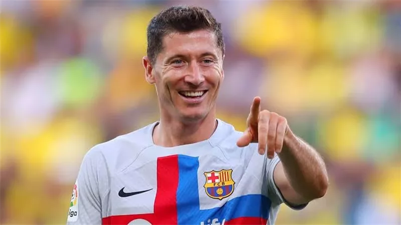 الهلال السعودى يفاوض ليفاندوفسكى