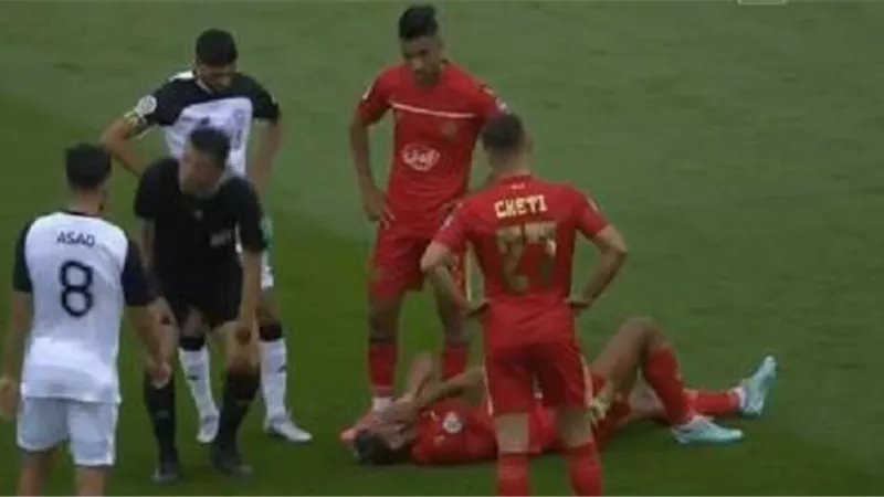 خروج لحتيمي مصاباً من الوداد وسامبو بديلاً أمام السد القطري