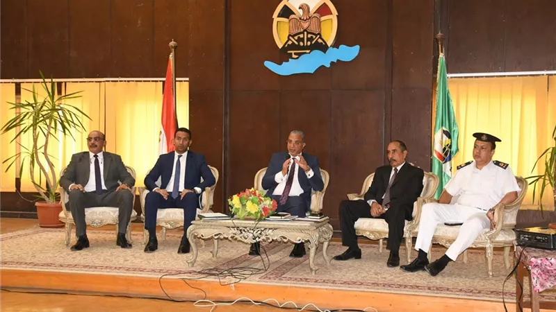 تنفيذي الفيوم يناقش الخطة الاستثمارية للعام المالي 2023 / 2024
