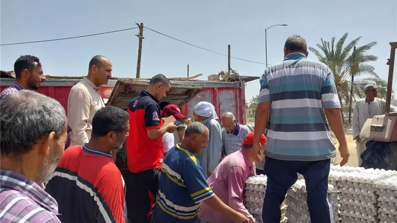 متابعة منافذ بيع مشروعات الامن الغذائى ببنى سويف