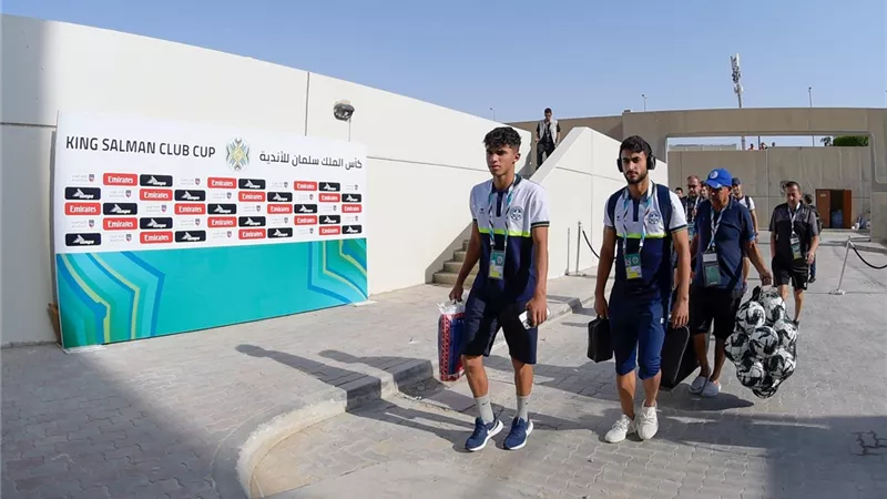 وصول حافلة الاتحاد المنستيرى لملعب مباراة الزمالك .. صور