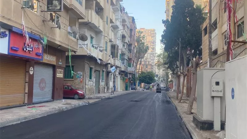 تنفيذ الخطة الاستثمارية للرصف بحي وسط الأسكندرية