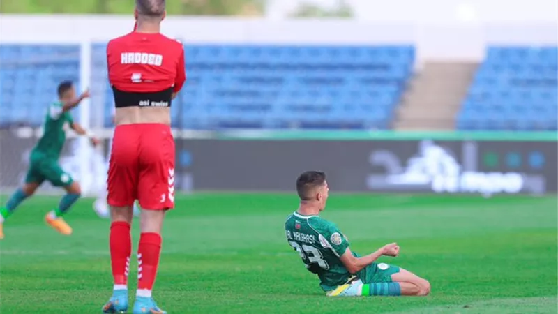 الرجاء المغربى يحقق فوزا قاتلا على شباب بلوزداد الجزائرى 2 /1
