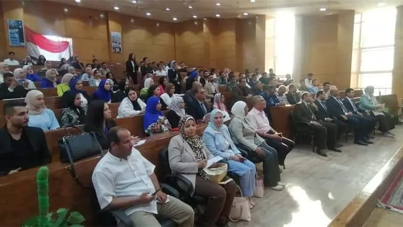 السياسة والاقتصاد بالسويس تنظم حفلا لختام نماذج المحاكاة بالكلية