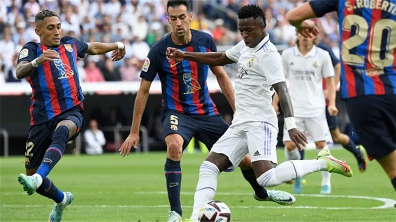 موعد مباراة ريال مدريد وبرشلونة فى كلاسيكو الارض