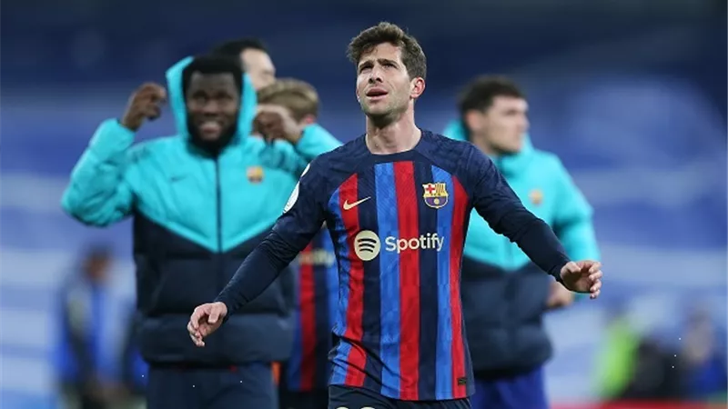 سيرجي روبيرتو: برشلونة مؤهل للفوز بجميع البطولات الموسم المقبل