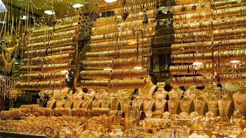 لو نازل تشتري.. سعر الذهب يتراجع 10 جنيهات الأسبوع الجارى