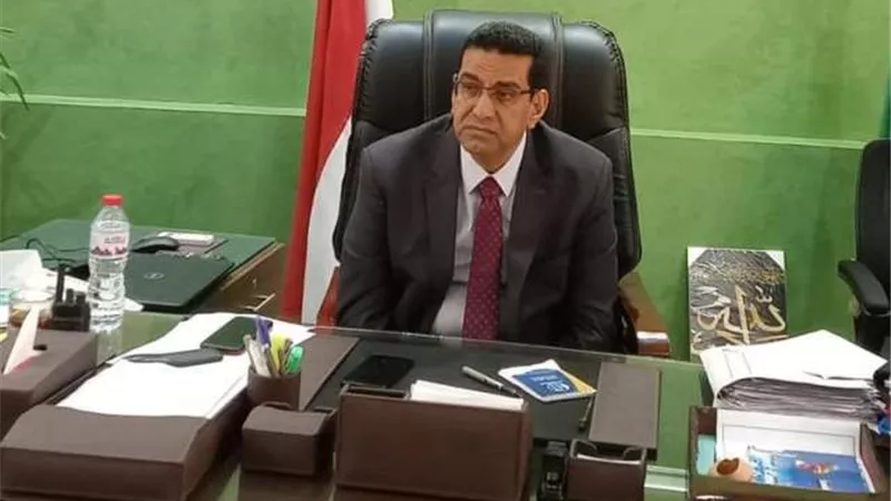 رغم ارتفاع درجات الحرارة بأحياء مركز المنيا رفع 200 طن مخلفات