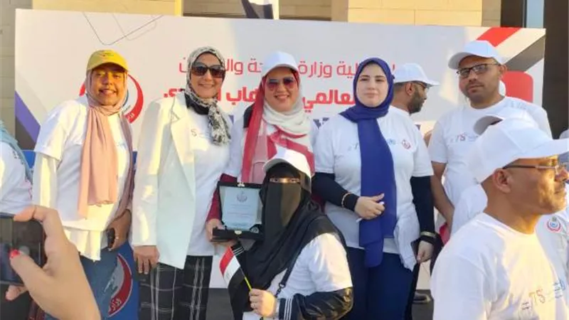 تكريم فريق الفيروسات الكبدية ضمن احتفالية اليوم العالمى للكبد
