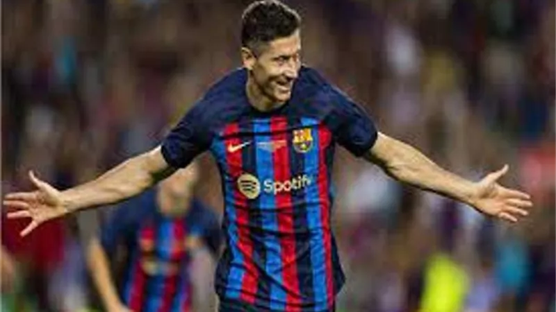 الريال وبرشلونة يخوضان الكلاسيكو بالقوة الضاربة