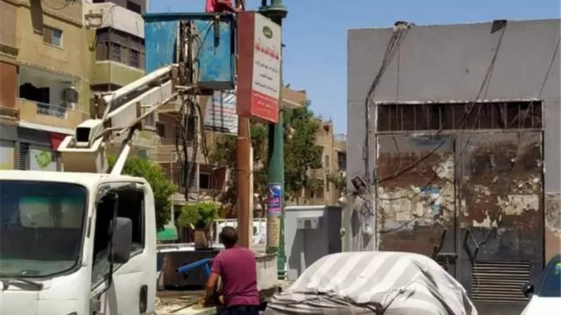 فصل الكهرباء عن ٤٨٠ اعلان مضيئ بمدينة المنيا