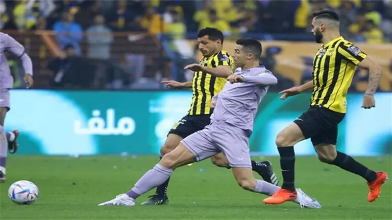 اتحاد جدة يقيد فابينيو بدلاً من طارق حامد بعد البطولة العربية