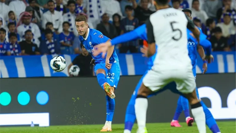هدف الهلال السعودي في شباك السد القطري بالبطولة العربية - فيديو