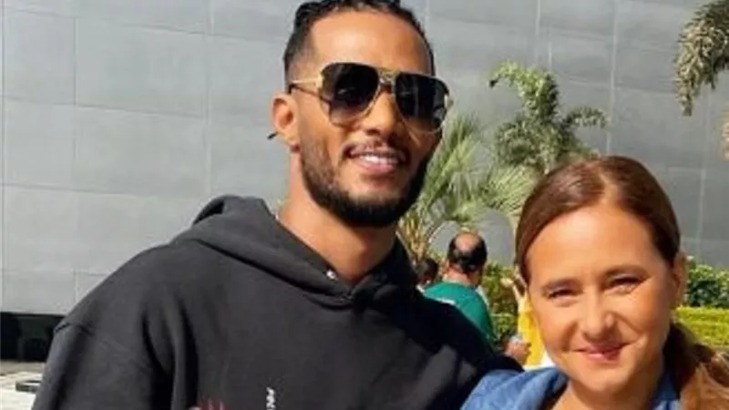 سر غياب نيللي كريم عن العرض الخاص لـ فيلمها مع محمد رمضان