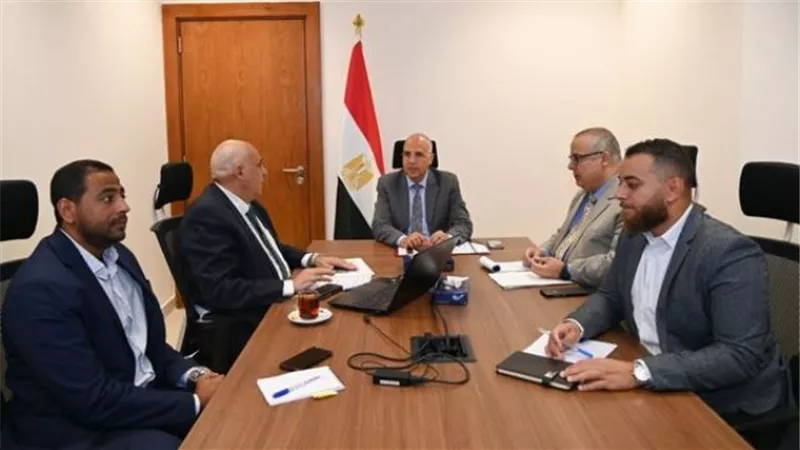 وزير الرى يكلف بخفض استهلاك الكهرباء بمحطات الميكانيكا