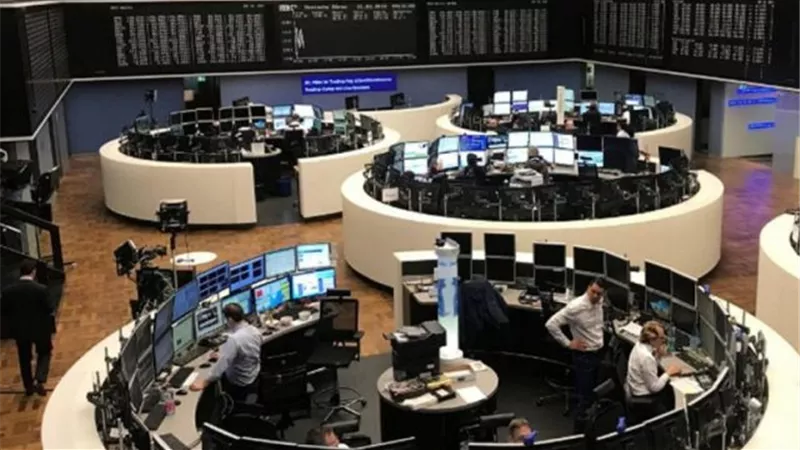 تراجع الأسهم الأوروبية قبيل صدور بيانات التضخم في منطقة اليورو