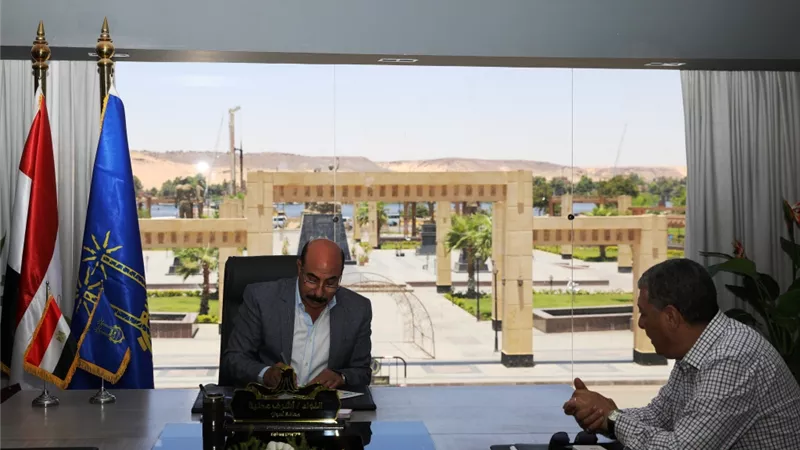محافظ أسوان يعتمد نتيجة الدور الثانى للشهادة الإعدادية العامة