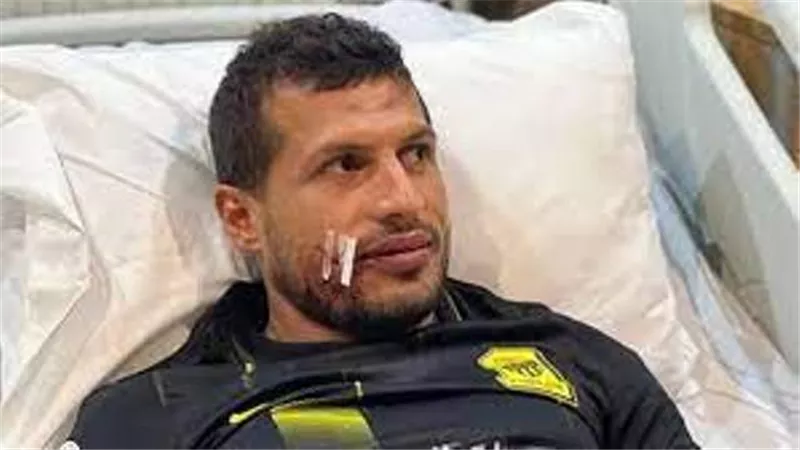 لاعب الصفاقسى يعتذر لطارق حامد