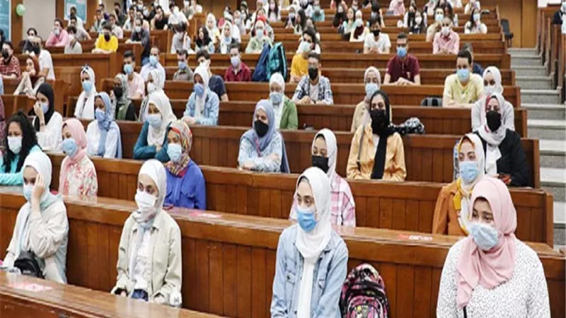 خبراء:اتجاه أعداد كبيرة لكليات القمة يؤثر علي كفاءة ومهنية الخريج