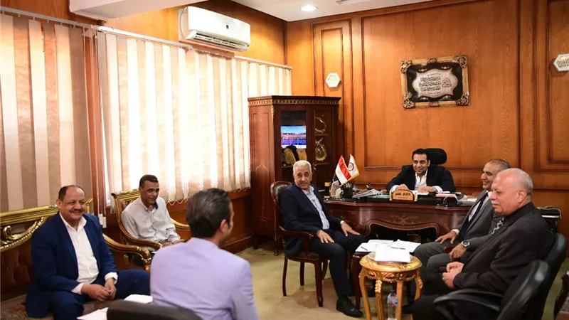 نائب محافظ قنا يترأس لجنة اختيار المتقدمين لشغل وظيفة رئيس وحدة