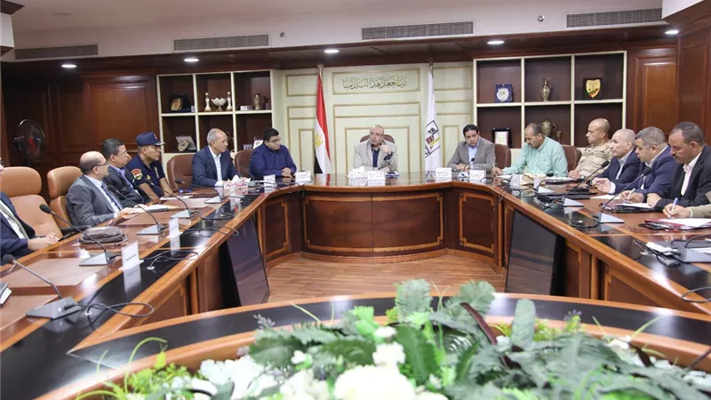 غنيم يعقد اجتماعاً لمتابعة خطة ترشيد استهلاك الكهرباء ببنى سويف