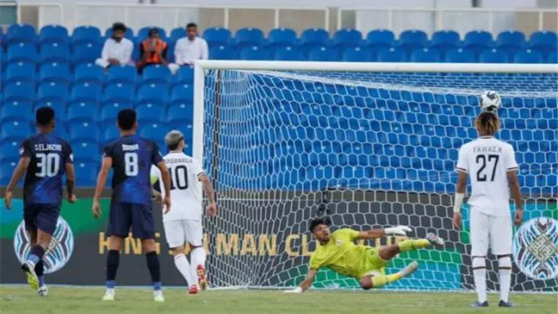 هدف بانيجا يقود الشباب السعودى لفوز غالى على الزمالك فى البطولة العربية .. فيديو