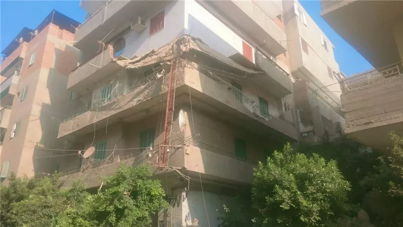 انهيار شرفة بالطابق السادس فى إحدى الشقق بالدقي دون إصابات
